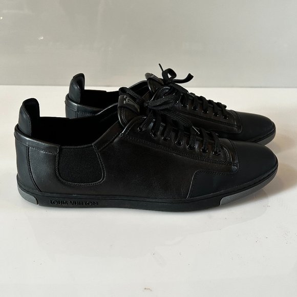LOUIS VUITTON MEN SNEAKERS SIZE 11(FITS LIKE A TRUE 12 US) GREAT CONDITION - Picture 2 of 3